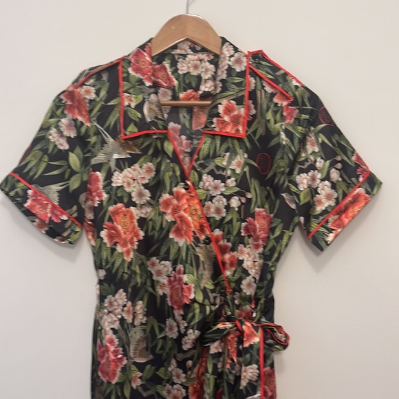 We are HAH Dress Womens Small wrap around Perfectly Tailored MIDI Dress Floral - Picture 3 of 12